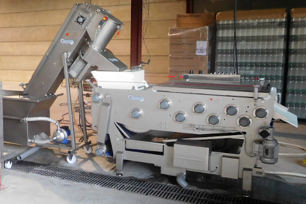 Pressoir à pommes automatique et laveur broyeur